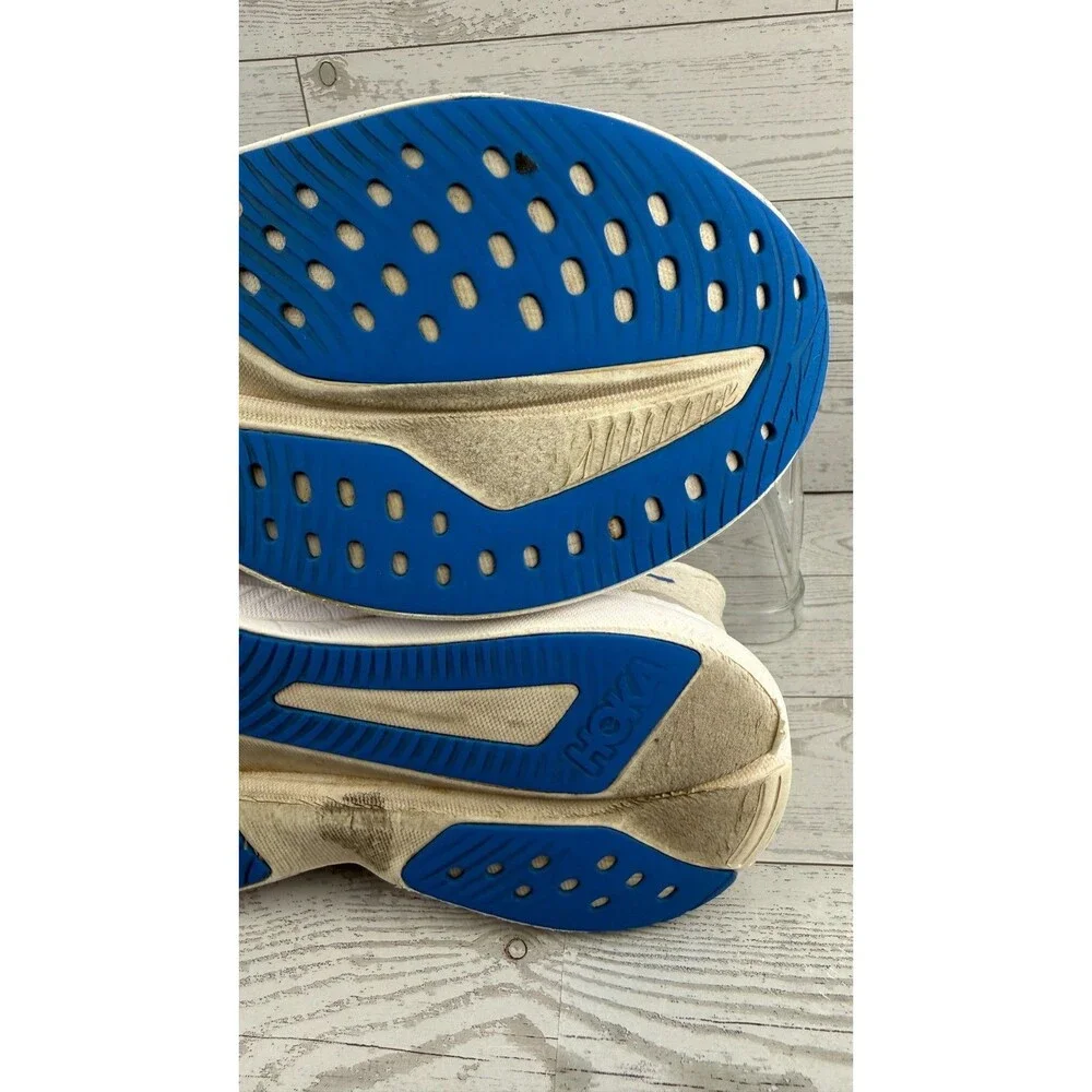 Hoka One One wear tread